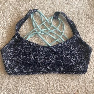 Lululemon free to be bra